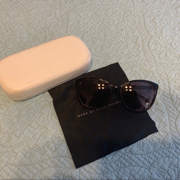 Marc Jacobs authentic sunglasses - Picture 2 of 4